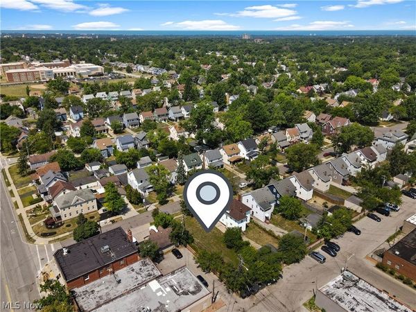 2127 Hampstead Road , Cleveland Heights, OH 44118