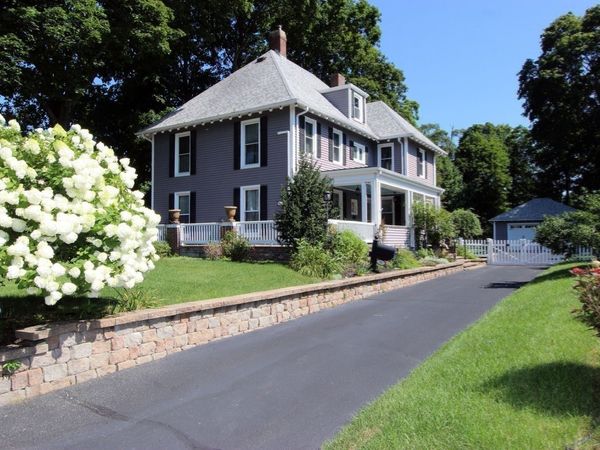 35 Peirce Street, Middleboro, MA 02346