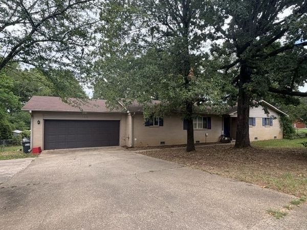 1370 Marina Road , Russellville, AR 72802
