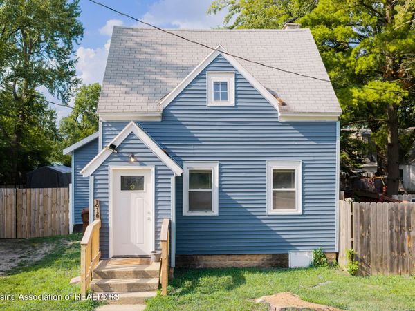 1916 W Jolly Road, Lansing, MI 48910