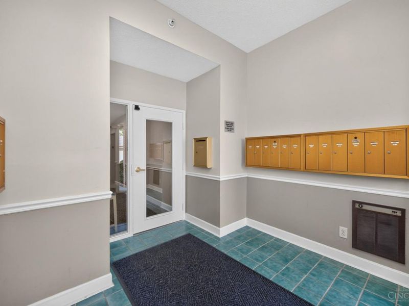 4350 Regency Ridge Court, Unit 304, Green Township, OH 45248 Photo 3