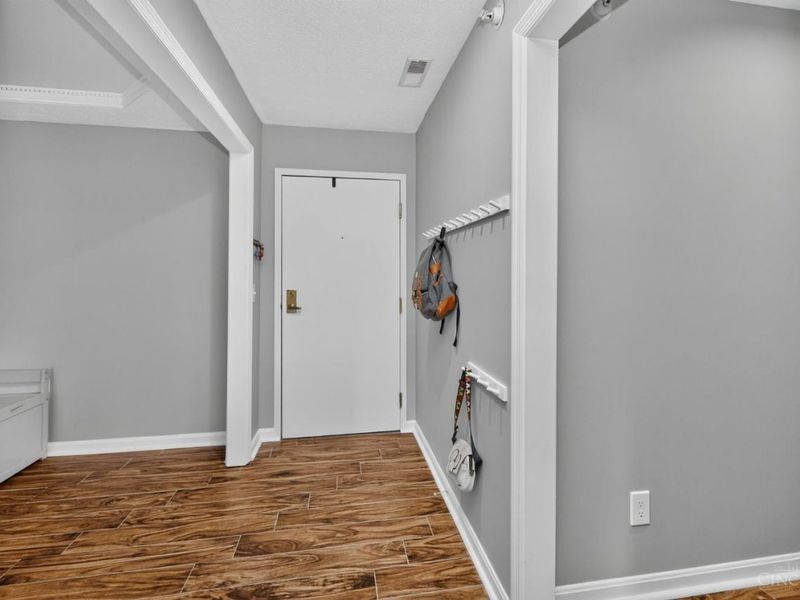 4350 Regency Ridge Court, Unit 304, Green Township, OH 45248 Photo 4