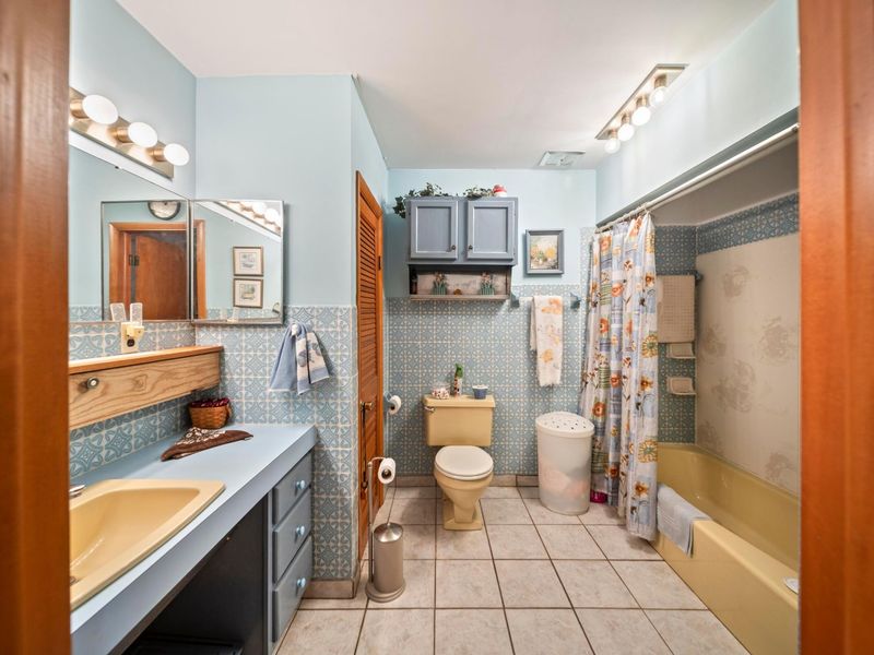 1879 Dunbar Drive, Columbus, OH 43224 Photo 11