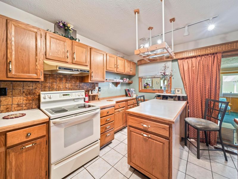 1879 Dunbar Drive, Columbus, OH 43224 Photo 13