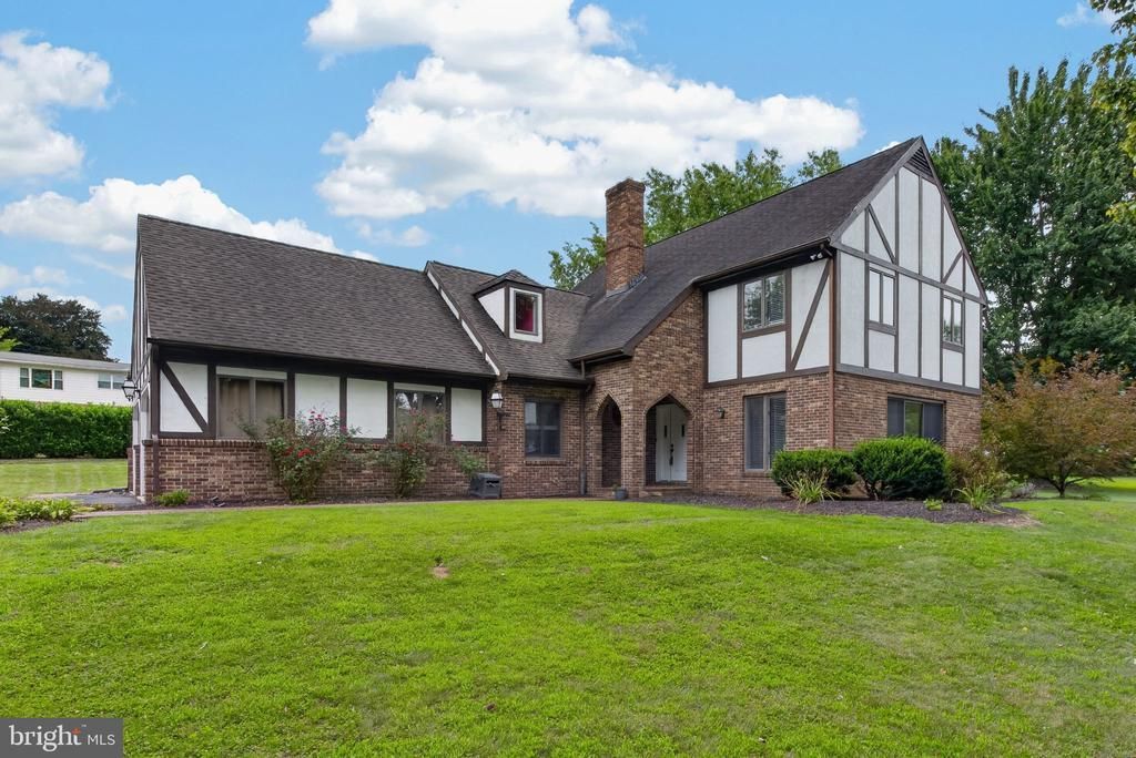 60 COUNTRY COURT, LANDISVILLE, PA 17538