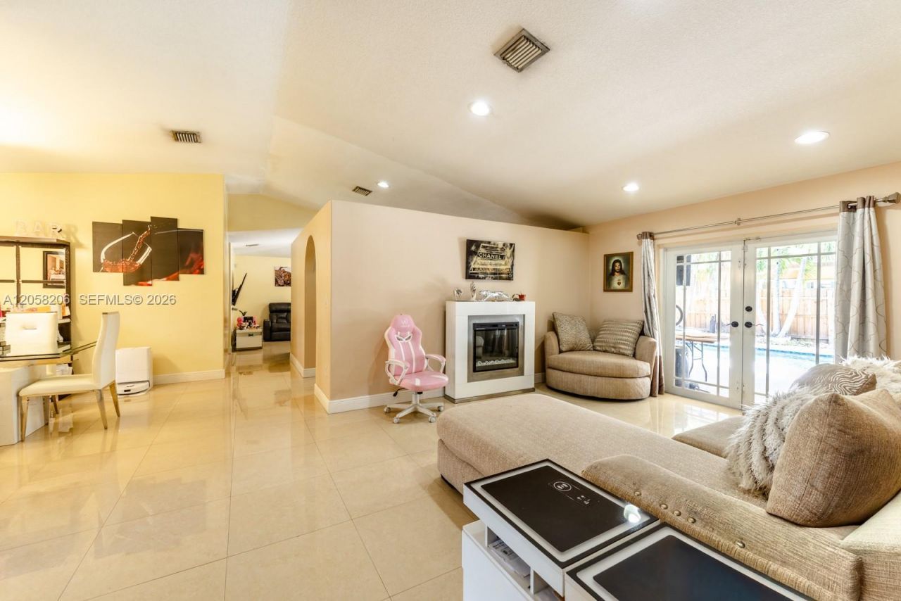 15233 SW 141st St, Miami, FL 33196 Photo