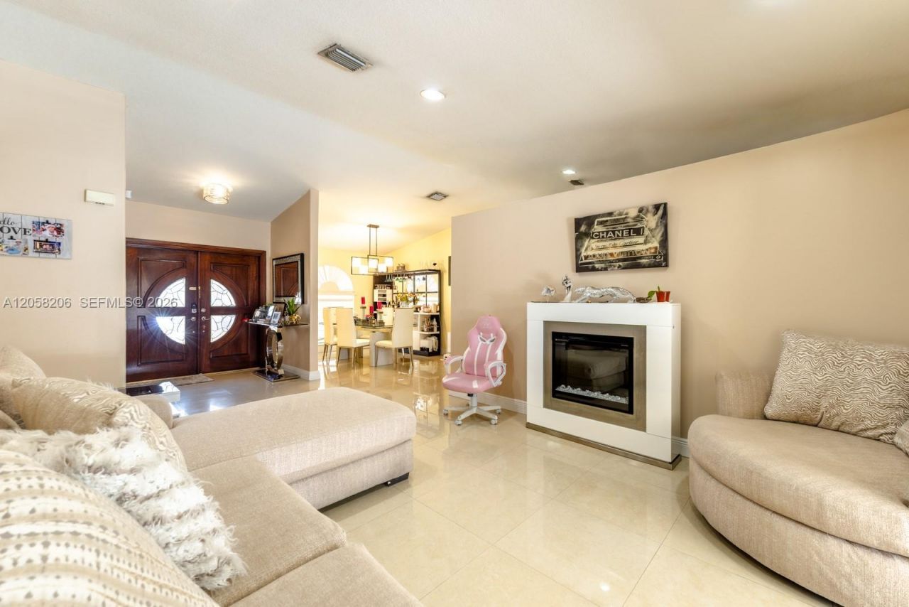 15233 SW 141st St, Miami, FL 33196 Photo