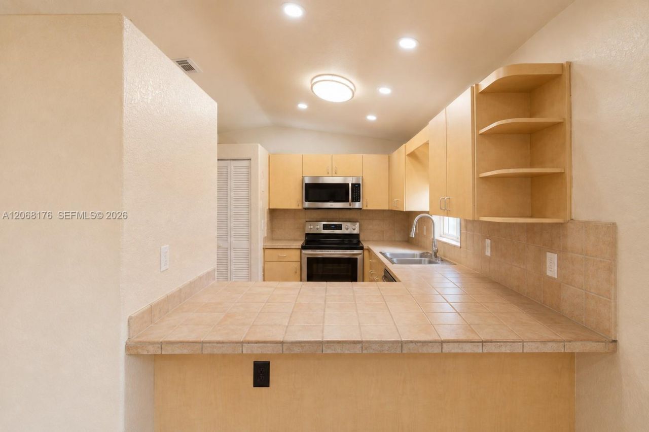 9733 NW 126th Ter, Hialeah Gardens, FL 33018 Photo