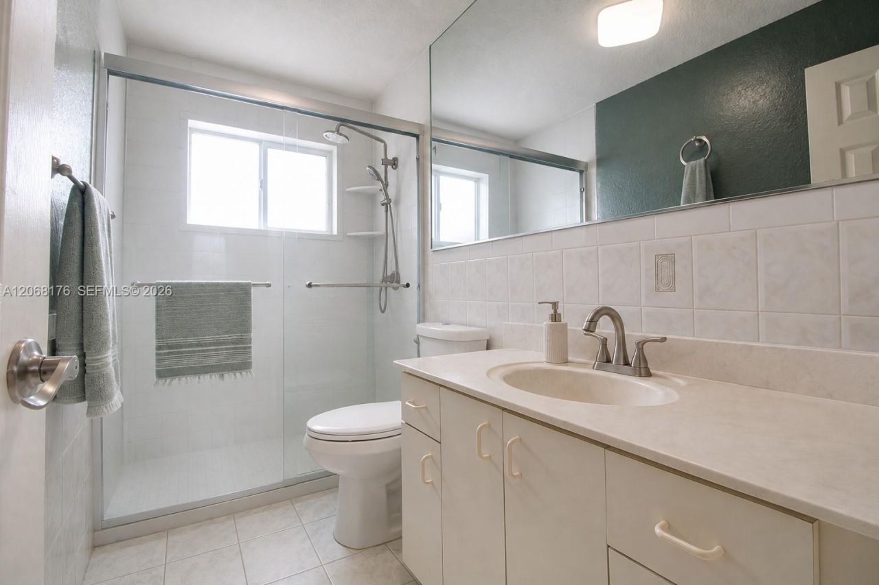 9733 NW 126th Ter, Hialeah Gardens, FL 33018 Photo