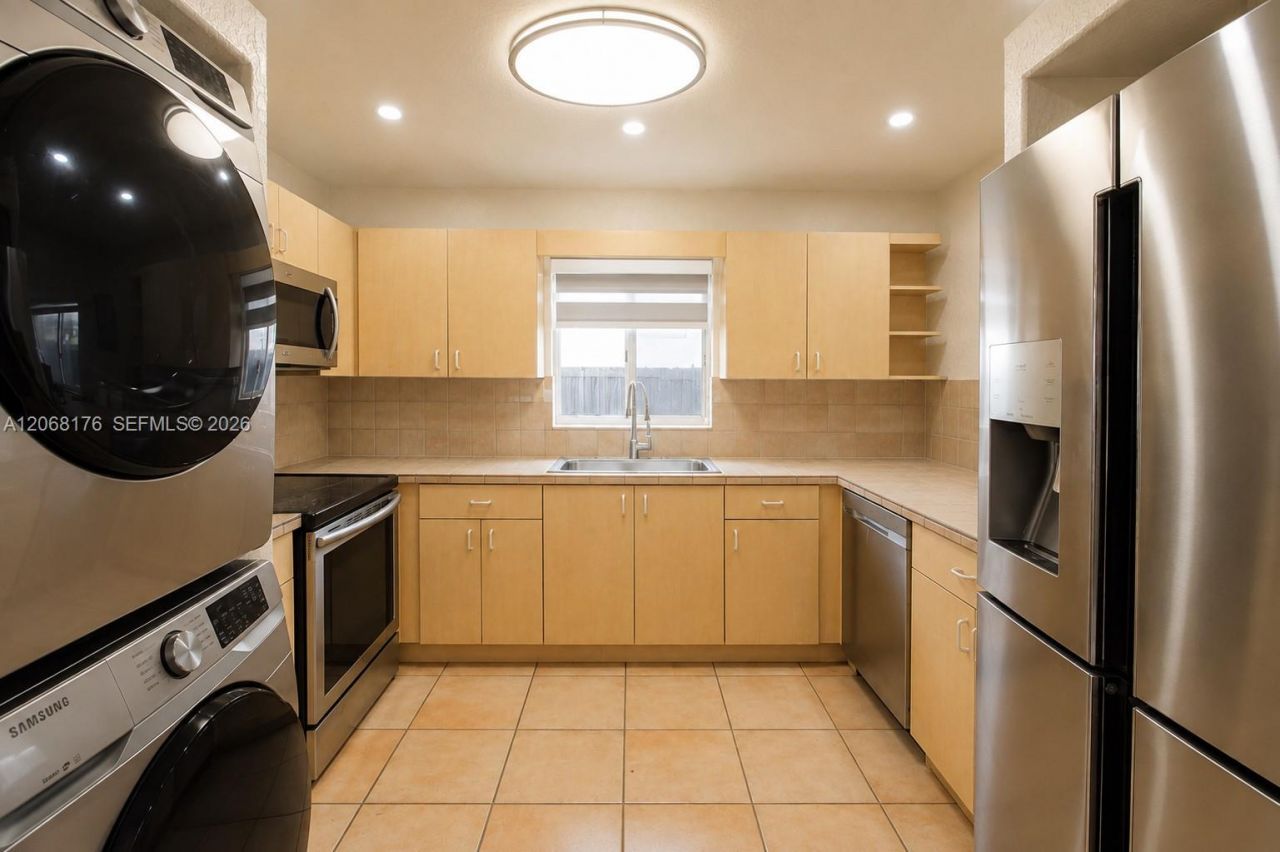 9733 NW 126th Ter, Hialeah Gardens, FL 33018 Photo