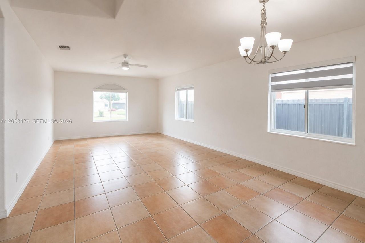 9733 NW 126th Ter, Hialeah Gardens, FL 33018 Photo