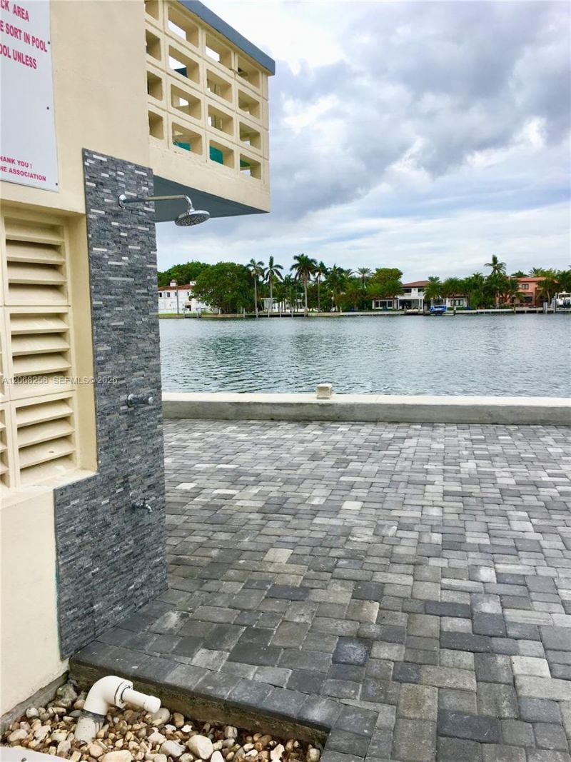 6484 Indian Creek Dr , Unit 205, Miami Beach, FL 33141 Photo