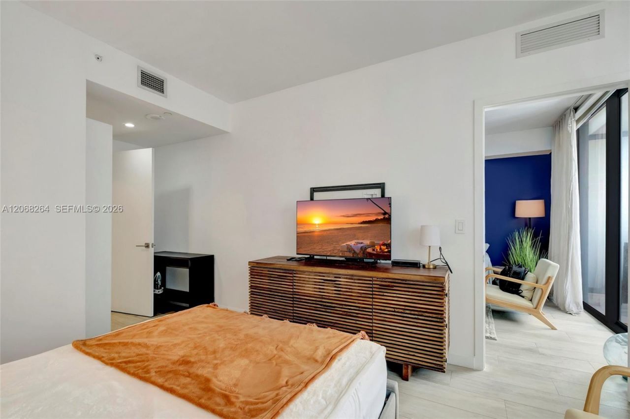 55 SW 9th St , Unit 3509, Miami, FL 33130 Photo