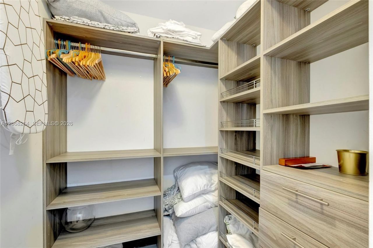 55 SW 9th St , Unit 3509, Miami, FL 33130 Photo