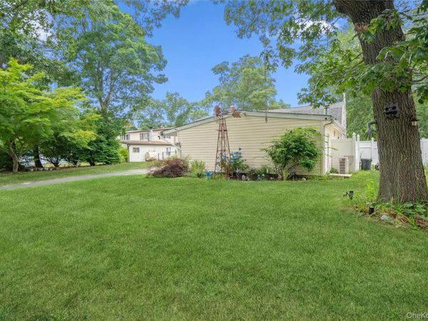 39 All Points Terrace , Holbrook, NY 11741