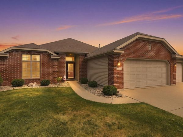 2179 E Whispering Trail, Columbia City, IN 46725