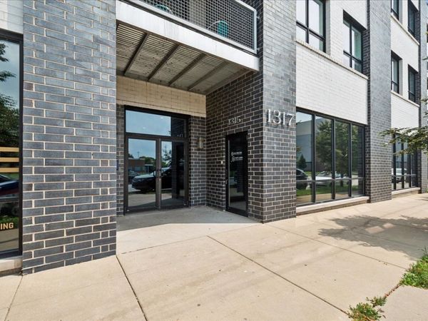 1317 N Larrabee Street , Unit 401, Chicago, IL 60610