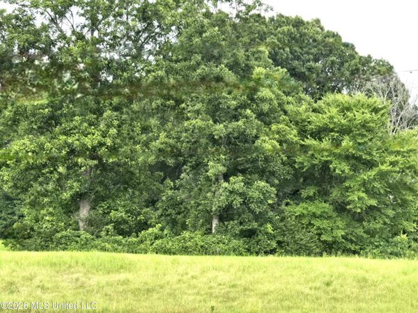 1 Gravel Springs Road Road, Senatobia, MS 38668