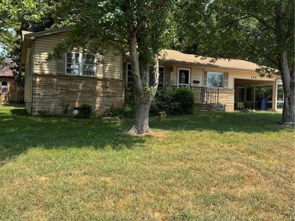 215 W Jefferson Street , Siloam Springs, AR 72761