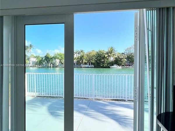 8227 Crespi Blvd , Unit 4, Miami Beach, FL 33141
