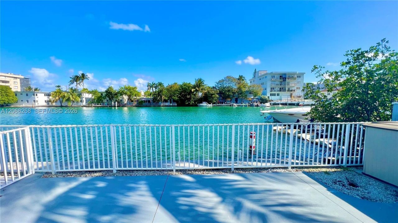 8227 Crespi Blvd , Unit 4, Miami Beach, FL 33141 Photo