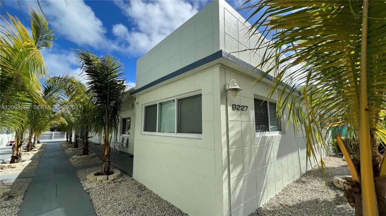 8227 Crespi Blvd , Unit 4, Miami Beach, FL 33141 Photo