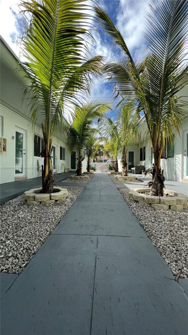 8227 Crespi Blvd , Unit 4, Miami Beach, FL 33141 Photo