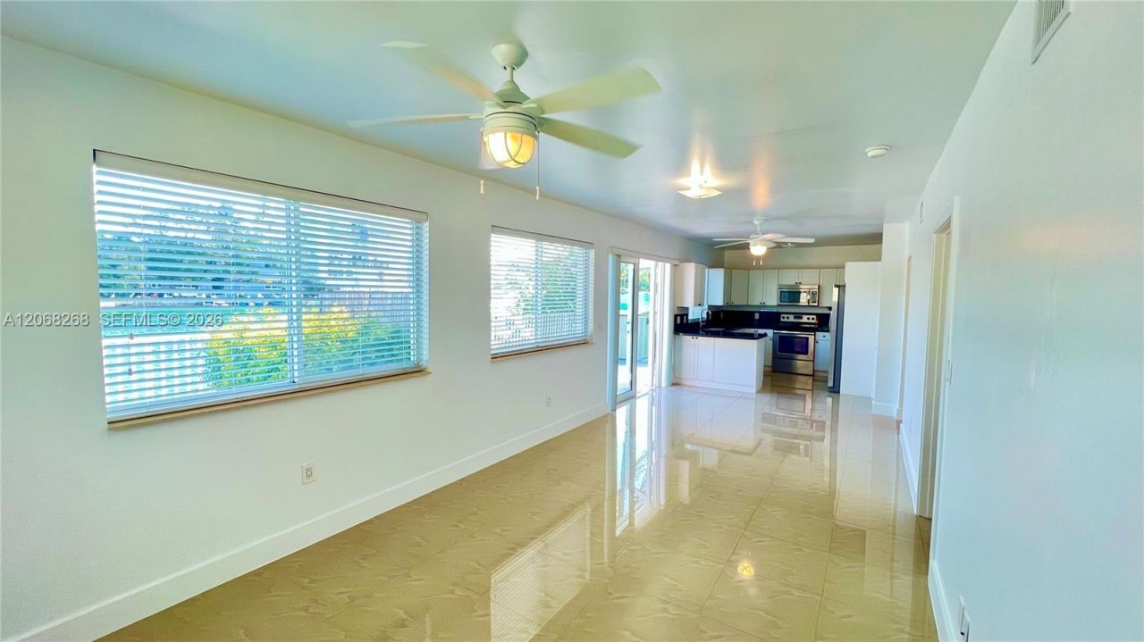 8227 Crespi Blvd , Unit 4, Miami Beach, FL 33141 Photo