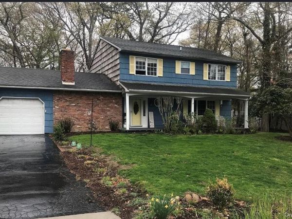19 Reynolds, Shoreham, NY 11786