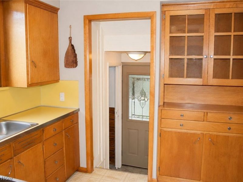9014 Snow Road, Parma, OH 44130 Photo 16
