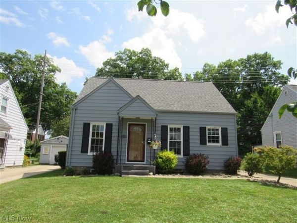 2461 23rd Street , Cuyahoga Falls, OH 44223