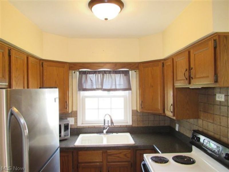 2461 23rd Street , Cuyahoga Falls, OH 44223 Photo 9