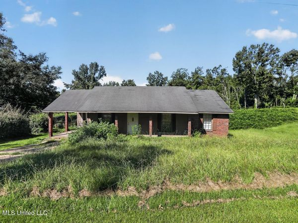 109 Dogwood Heights, Batesville, MS 38606
