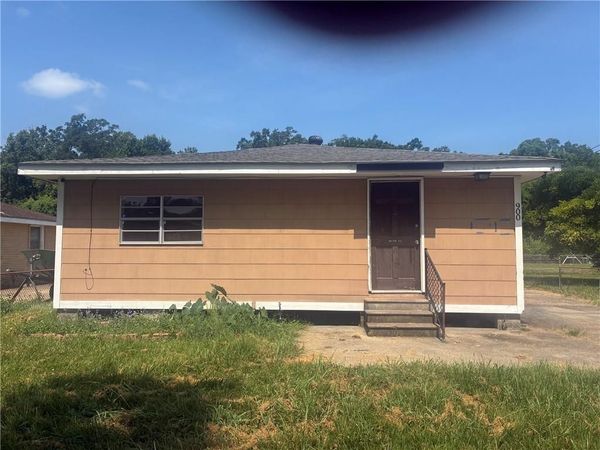 900 OAK Avenue , Bridge City, LA 70094