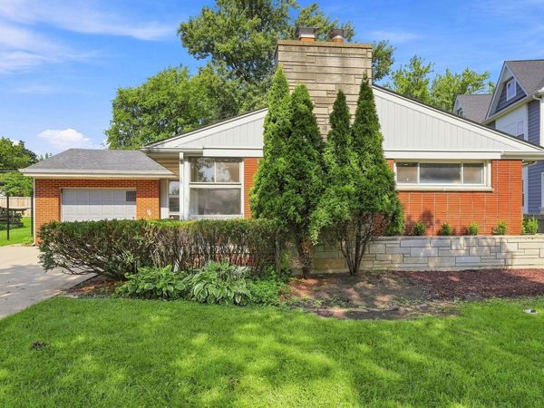 Elmhurst, IL 60126