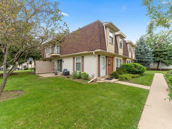 627 Shaw Court, Schaumburg, IL 60194