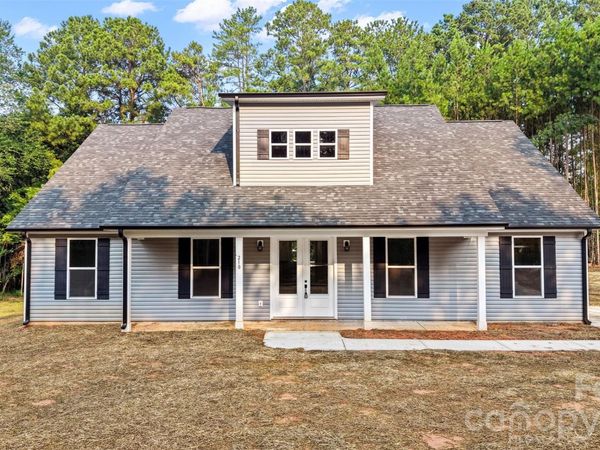 210 Silver Creek Drive , Concord, NC 28027