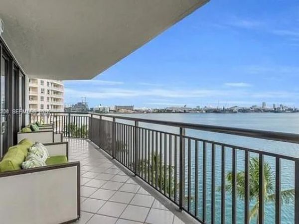 540 Brickell Key Dr , Unit 832, Miami, FL 33131