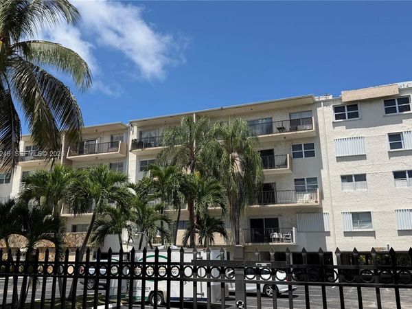 250 181st Dr , Unit 414, Sunny Isles Beach, FL 33160