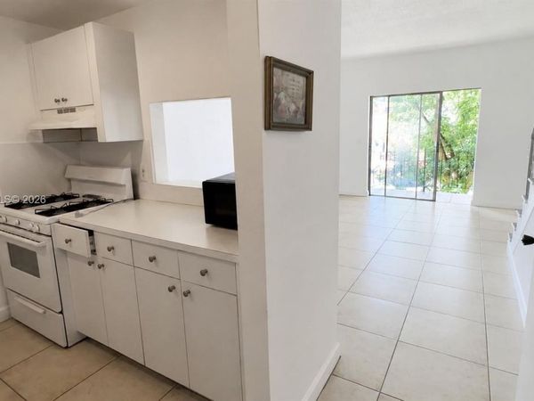 1305 W 53rd St , Unit 430, Hialeah, FL 33012
