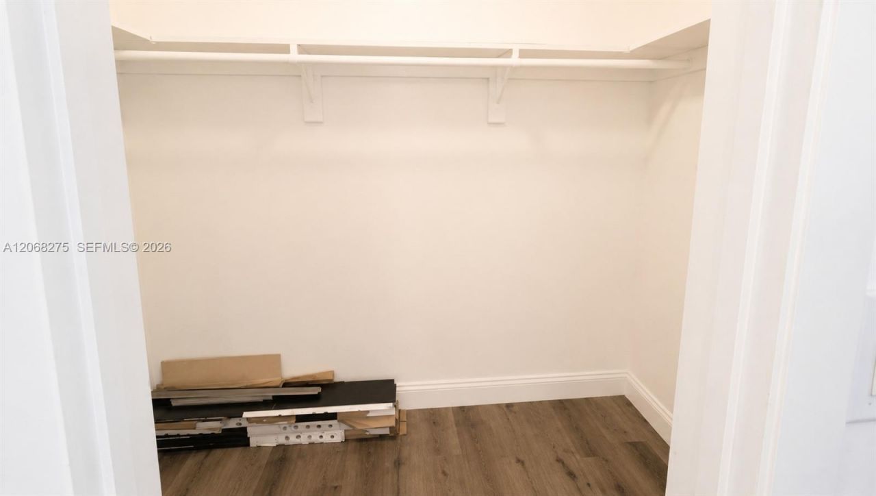 1305 W 53rd St , Unit 430, Hialeah, FL 33012 Photo