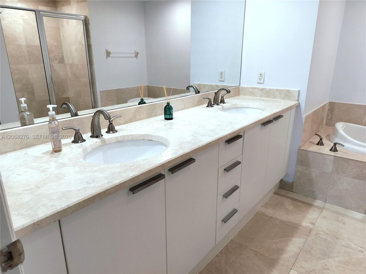 14951 Royal Oaks Ln , Unit 1006, North Miami, FL 33181 Photo