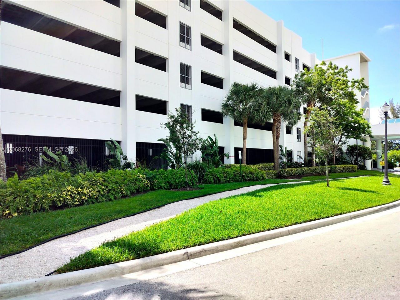14951 Royal Oaks Ln , Unit 1006, North Miami, FL 33181 Photo