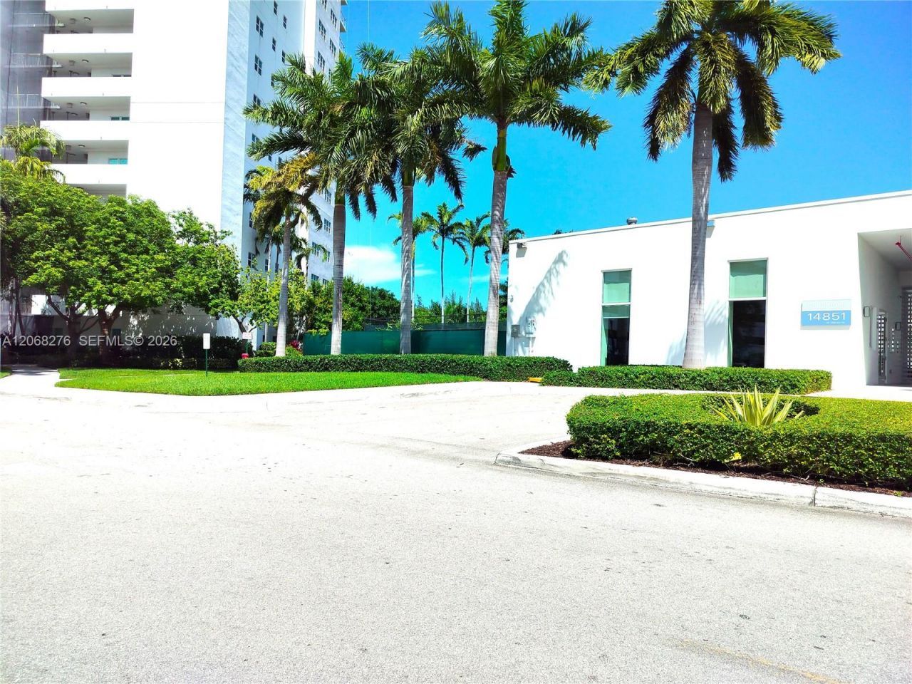 14951 Royal Oaks Ln , Unit 1006, North Miami, FL 33181 Photo