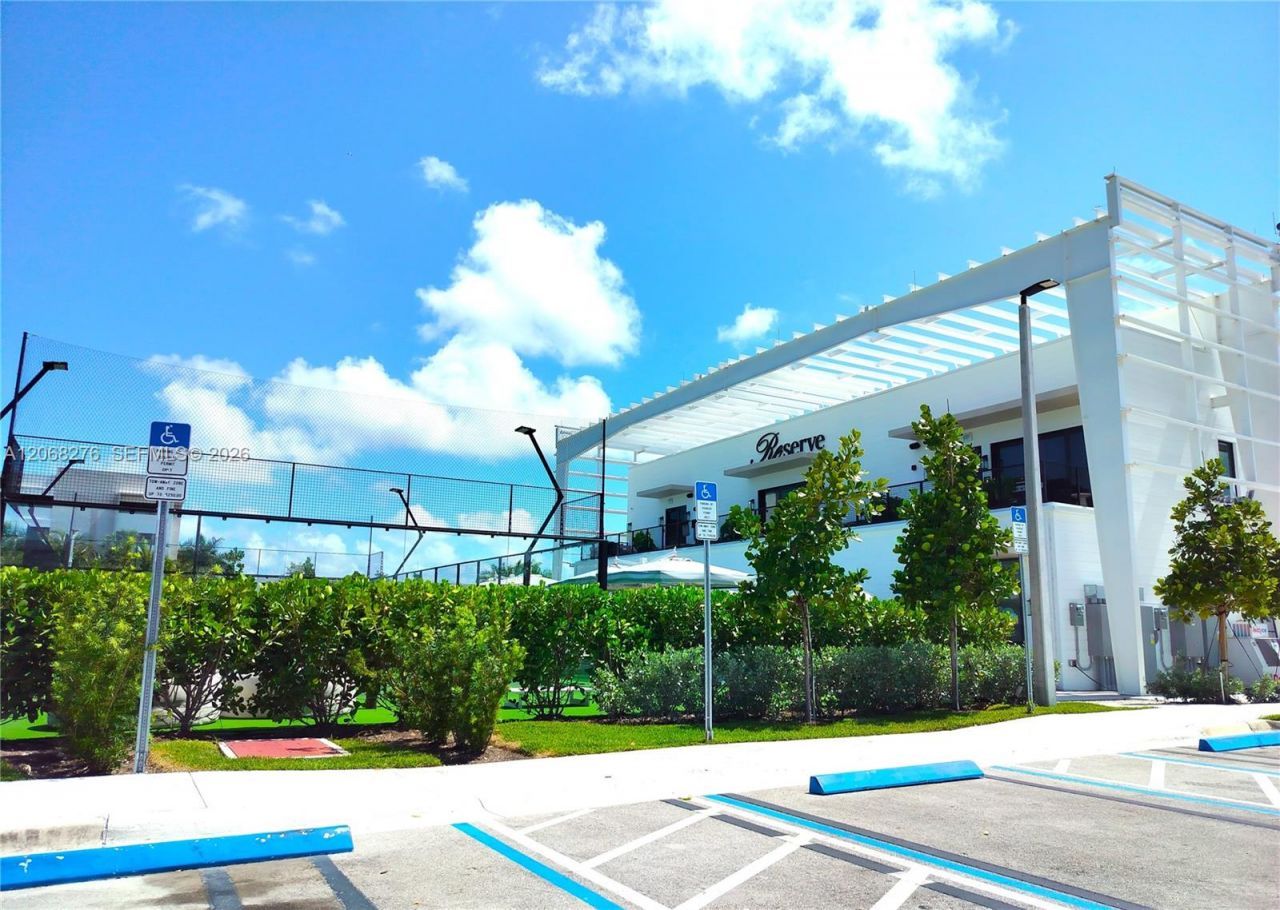 14951 Royal Oaks Ln , Unit 1006, North Miami, FL 33181 Photo