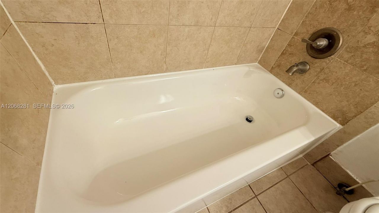 415 Executive Center Dr, Unit 203, West Palm Beach, FL 33401 Photo