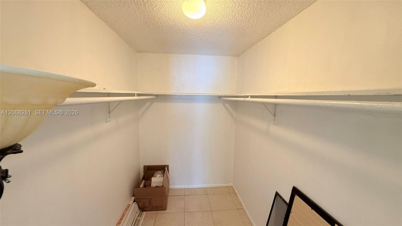 415 Executive Center Dr, Unit 203, West Palm Beach, FL 33401 Photo