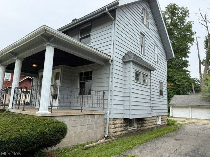 379 Homewood Avenue SE, Warren, OH 44483 Photo 3