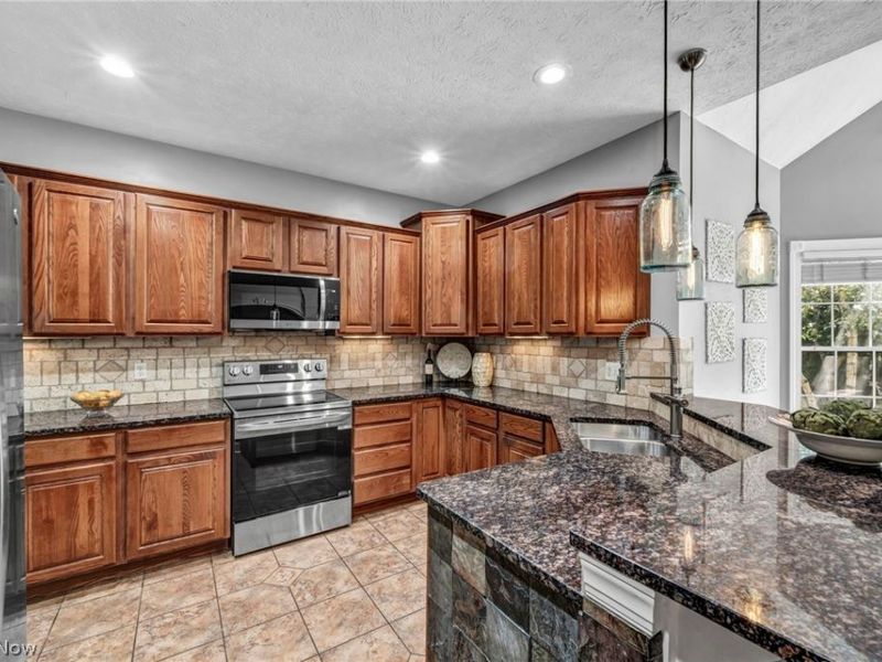 22131 Yarrow Trail, Strongsville, OH 44149 Photo 12