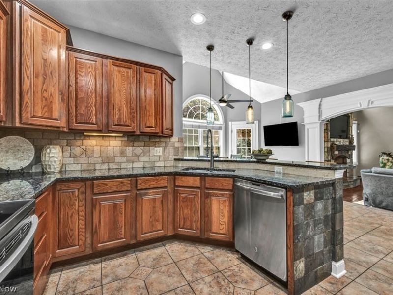 22131 Yarrow Trail, Strongsville, OH 44149 Photo 13